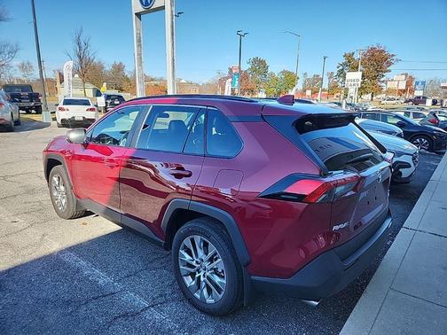 2020 Toyota RAV4 XLE Premium