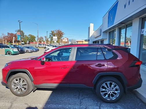 2020 Toyota RAV4 XLE Premium