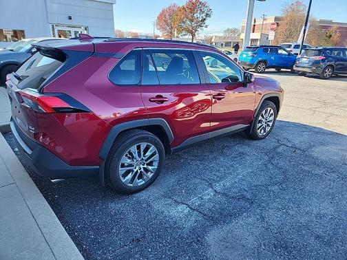 2020 Toyota RAV4 XLE Premium