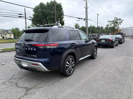 Deep Ocean Blue Pearl 2024 Nissan Pathfinder Platinum 4WD