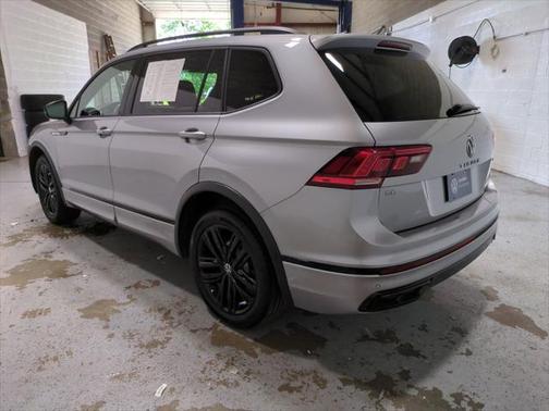 2022 Volkswagen Tiguan 2.0T SE R-Line Black 4MOTION