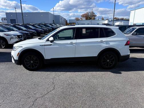 2024 Volkswagen Tiguan 2.0T SE