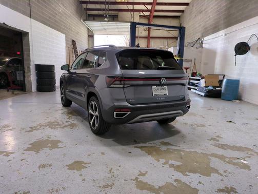 2025 Volkswagen Taos 1.5T SEL