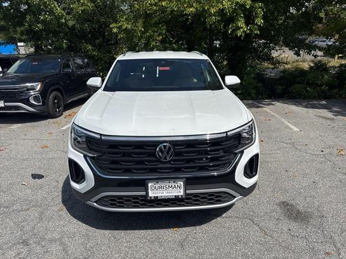 2025 Volkswagen Atlas Cross Sport 2.0T SE w/Technology 4MOTION