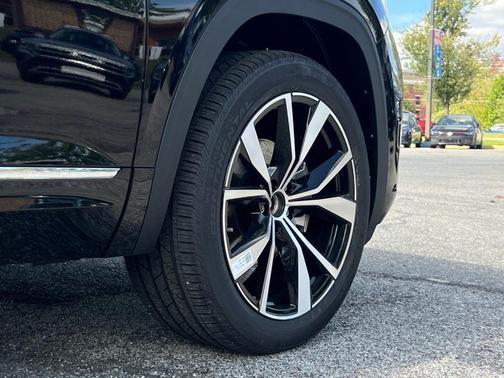 2026 Volkswagen Atlas 2.0T SEL Premium R-Line 4MOTION