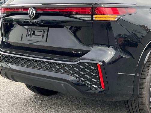 2025 Volkswagen Tiguan 2.0T SE R-Line Black 4MOTION