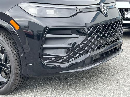 2025 Volkswagen Tiguan 2.0T SE R-Line Black 4MOTION