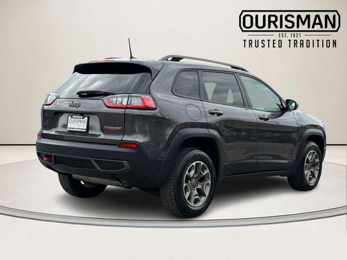 Granite Crystal Metallic Clearcoat 2020 Jeep Cherokee Trailhawk
