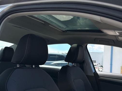Silver Metallic 2026 Volkswagen Jetta 1.4T SE