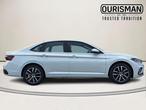White Pearl 2026 Volkswagen Jetta 1.4T SE