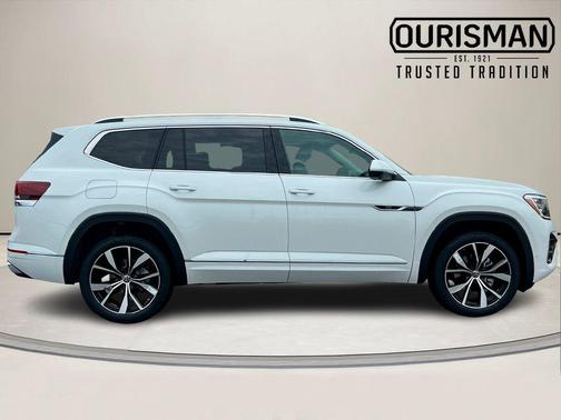 White Pearl 2026 Volkswagen Atlas 2.0T SEL Premium R-Line 4MOTION