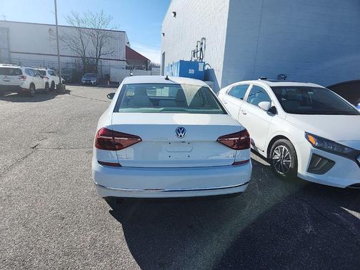 2019 Volkswagen Passat 2.0T Wolfsburg Edition