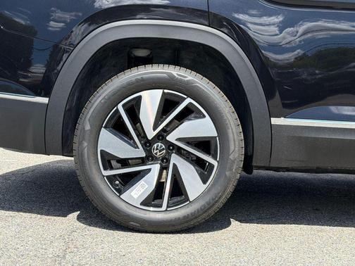 deep black pearl 2026 Volkswagen Atlas 2.0T SEL