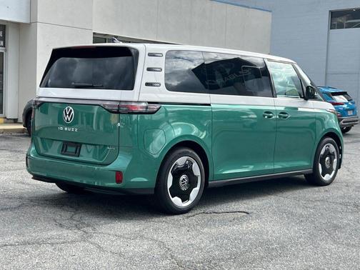 2025 Volkswagen ID. Buzz Pro S Plus with 4MOTION