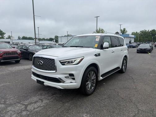 Moonstone White 2023 INFINITI QX80 Luxe
