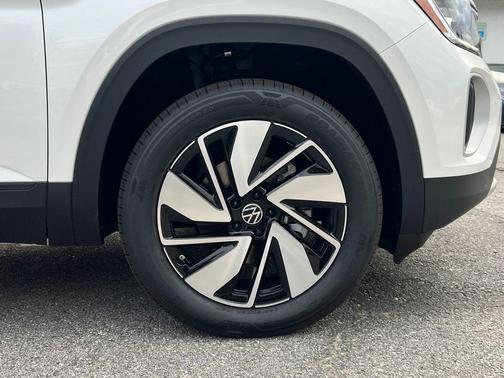 2026 Volkswagen Atlas 2.0T SE w/Technology 4MOTION