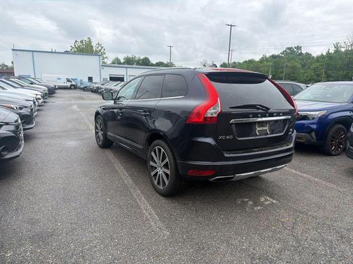 Magic Blue Metallic 2017 Volvo XC60 T6 Inscription