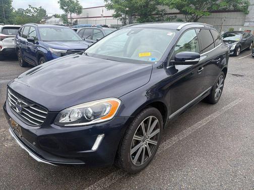 Magic Blue Metallic 2017 Volvo XC60 T6 Inscription