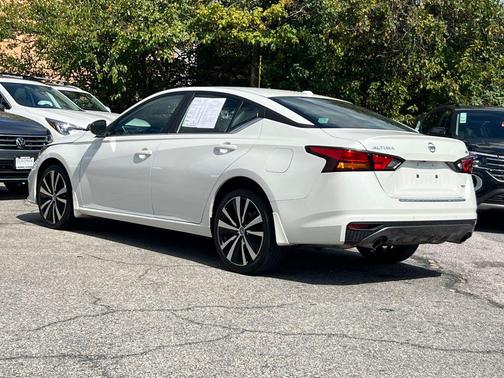 2022 Nissan Altima SR Intelligent AWD