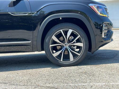 2025 Volkswagen Atlas Cross Sport 2.0T SEL Premium