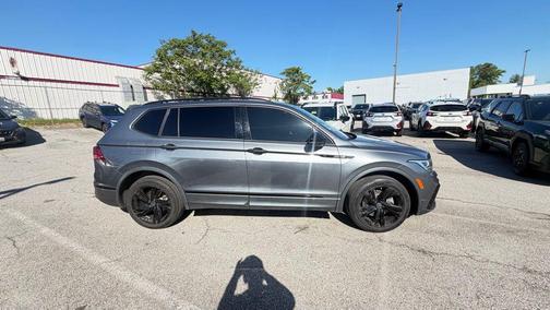 Platinum Gray Metallic 2023 Volkswagen Tiguan 2.0T SE R-Line Black