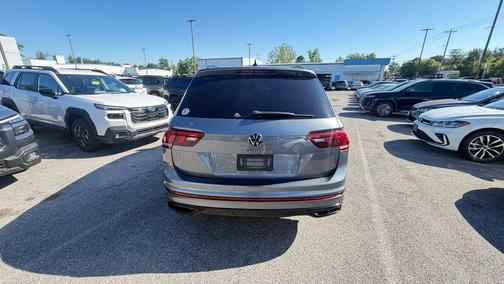 Platinum Gray Metallic 2023 Volkswagen Tiguan 2.0T SE R-Line Black