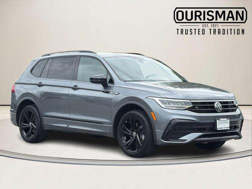 Platinum Gray Metallic 2023 Volkswagen Tiguan 2.0T SE R-Line Black