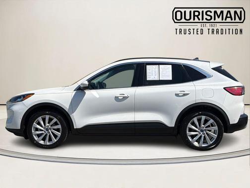 Star White Metallic Tri-Coat 2022 Ford Escape Titanium