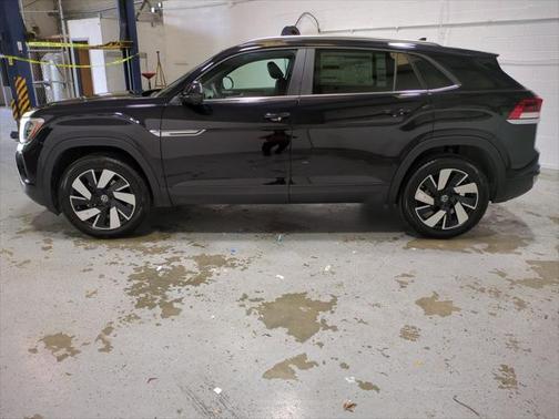2025 Volkswagen Atlas Cross Sport 2.0T SE w/Technology 4MOTION