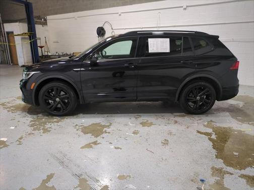 2023 Volkswagen Tiguan 2.0T SE R-Line Black