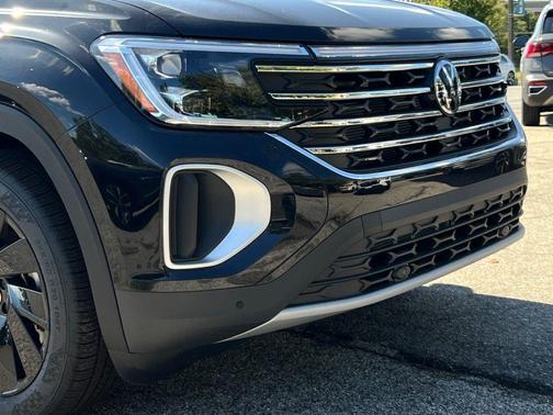 2025 Volkswagen Atlas 2.0T SE w/Technology 4MOTION