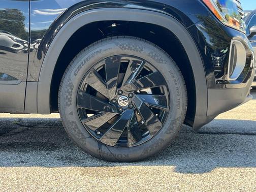 2025 Volkswagen Atlas 2.0T SE w/Technology 4MOTION