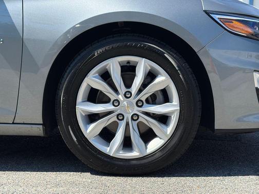 Sterling Gray Metallic 2024 Chevrolet Malibu FWD 1LT