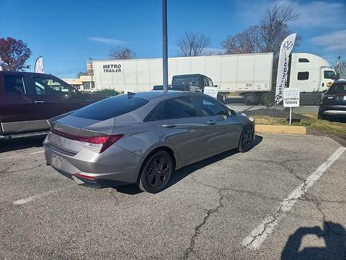 2021 Hyundai ELANTRA SEL