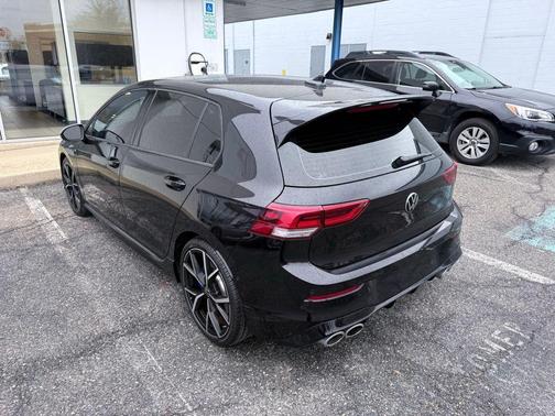 2024 Volkswagen Golf R 2.0T Manual