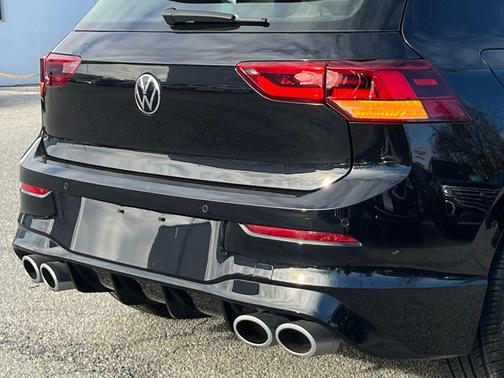 2024 Volkswagen Golf R 2.0T Manual
