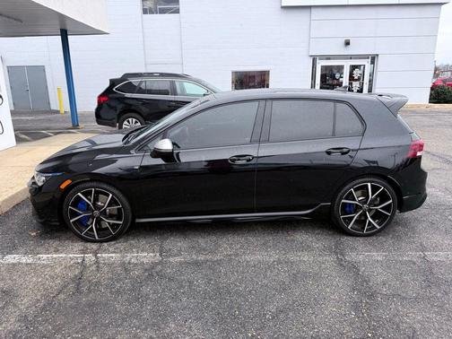 2024 Volkswagen Golf R 2.0T Manual