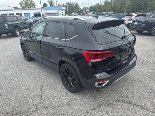 2023 Volkswagen Taos 1.5T SE
