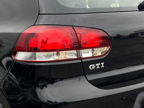 2014 Volkswagen GTI Wolfsburg Edition