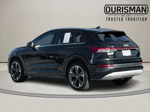 2022 Audi e-tron Premium Plus