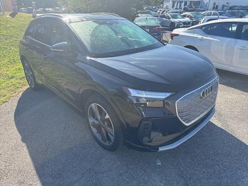 2022 Audi e-tron Premium Plus