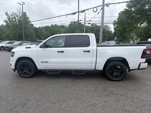 Bright White Clearcoat 2024 RAM 1500 Big Horn/Lone Star