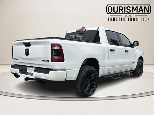 Bright White Clearcoat 2024 RAM 1500 Big Horn/Lone Star