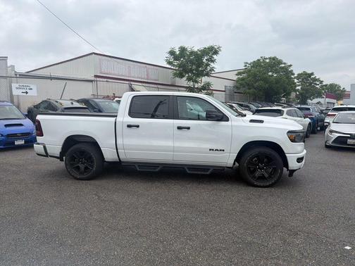 Bright White Clearcoat 2024 RAM 1500 Big Horn/Lone Star