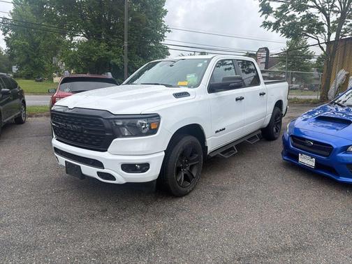 Bright White Clearcoat 2024 RAM 1500 Big Horn/Lone Star
