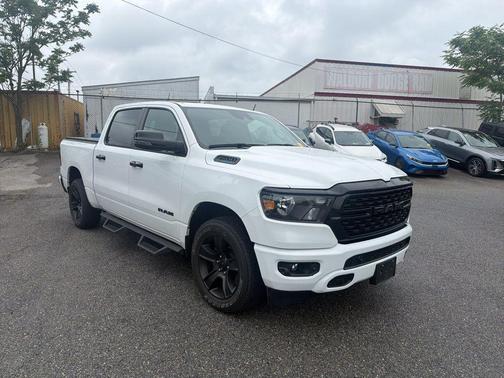 Bright White Clearcoat 2024 RAM 1500 Big Horn/Lone Star