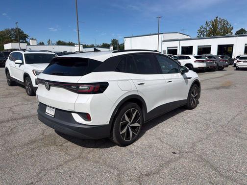 Opal White Pearl 2023 Volkswagen ID.4 Pro S