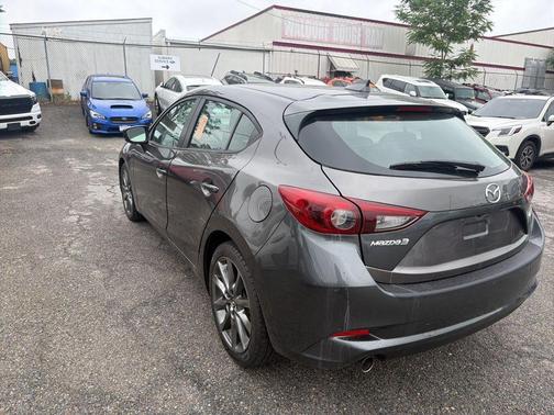 Machine Gray 2018 Mazda Mazda3 Grand Touring