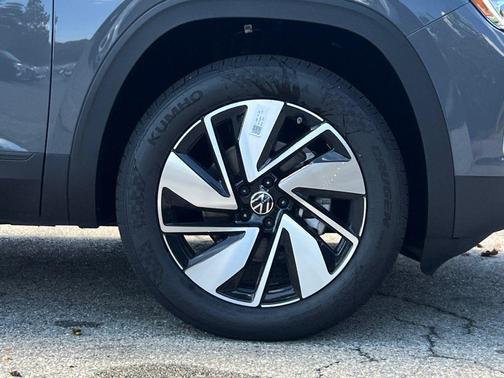 2026 Volkswagen Atlas 2.0T SE w/Technology 4MOTION