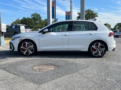 2025 Volkswagen Golf GTI 2.0T SE DSG